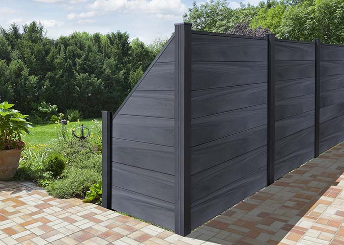 BPC Sichtschutz in Steingrau mit Schrägelement