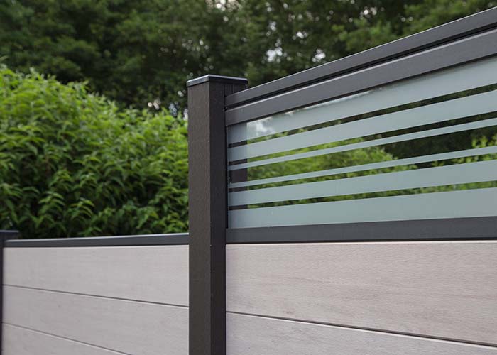 BPC Sichtschutz in Bi-Color mit Glaselement